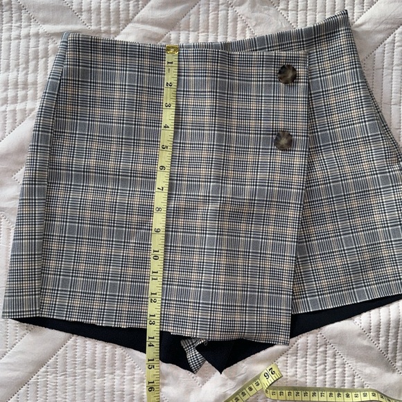 Zara skort . Size Small . - Picture 5 of 8